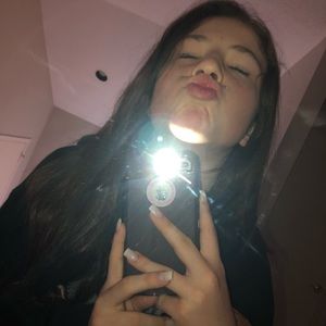 Meet your Posher, Victoria